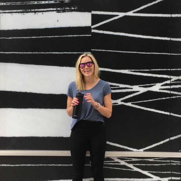 Meet your Posher, Amy - Picture 1 of 1